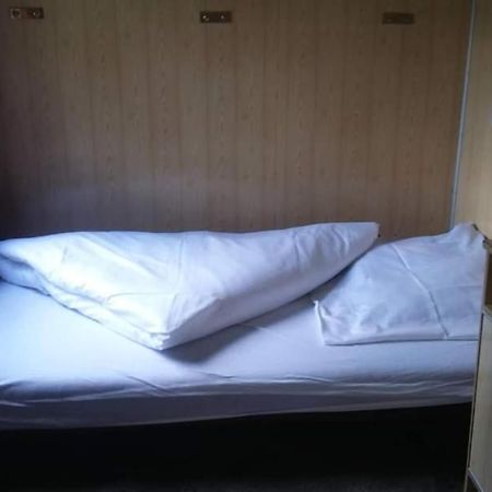 Wagony Sypialne W Muzeum Kolejnictwa Hotell Jaworzyna Slaska Exteriör bild