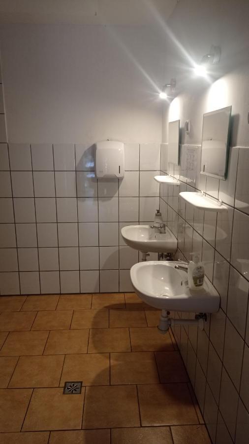 Wagony Sypialne W Muzeum Kolejnictwa Hotell Jaworzyna Slaska Exteriör bild